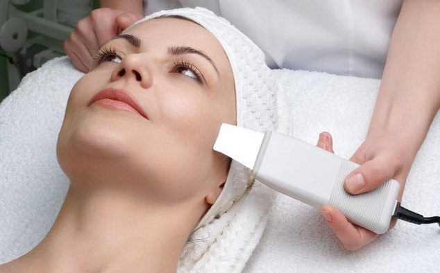 Процедура ультразвуковой чистки кожи лица